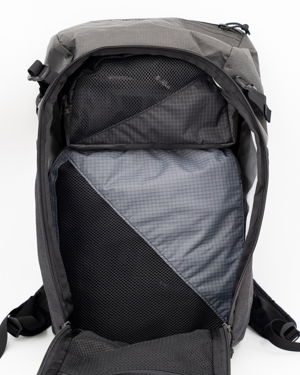 The ULA Toiletry Kit kits perfectly in the Dragonfly on top of the ULA Packing Cubes, keeping the pack very organized