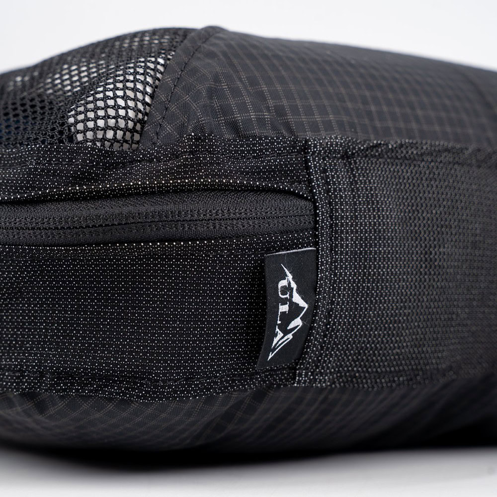 Detail of the side UltraStretch Mesh Gussets.