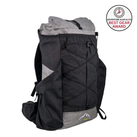 A 3/4 view of the ULA Nexus Pack with an Adventure Alan Best Gear Award badge.